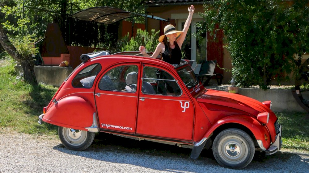 Le lab by Estelle à testé pour vous une 2CV sans chauffeur dans le Luberon avec Yes Provence Le lab by Estelle à testé pour vous une 2CV sans chauffeur dans le Luberon avec Yes Provence
