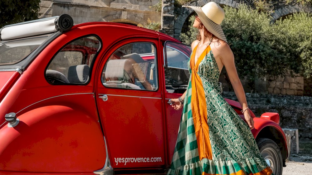 Le blog Cash Pistache parle de la location d'une 2CV sans chauffeur dans le Luberon Le blog Cash Pistache parle de la location d'une 2CV sans chauffeur dans le Luberon